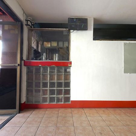 Busline Apartelle Кесон-Сити Экстерьер фото