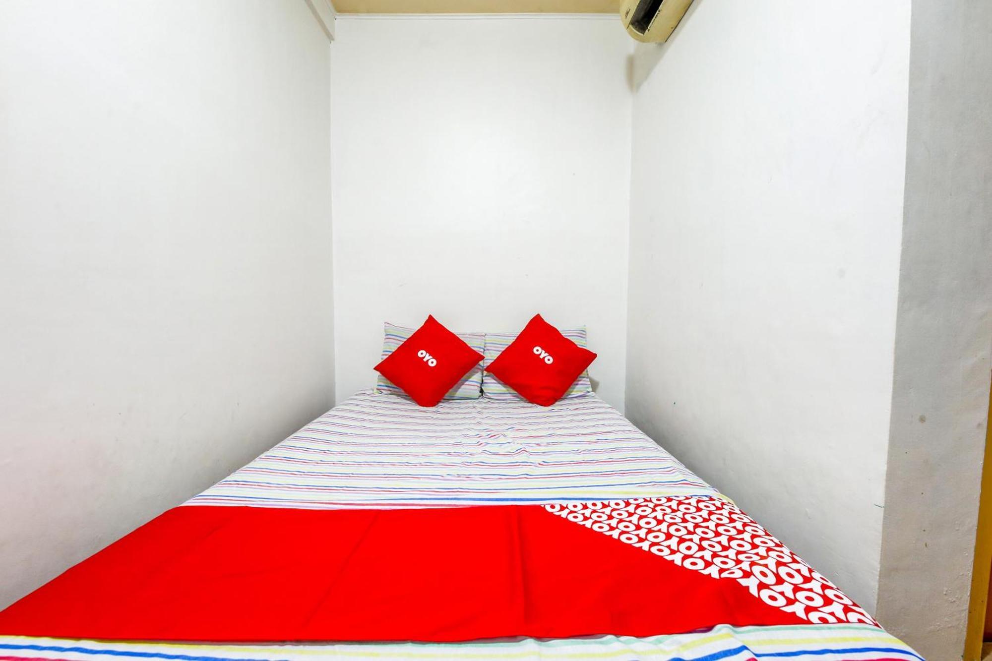 Busline Apartelle Кесон-Сити Экстерьер фото