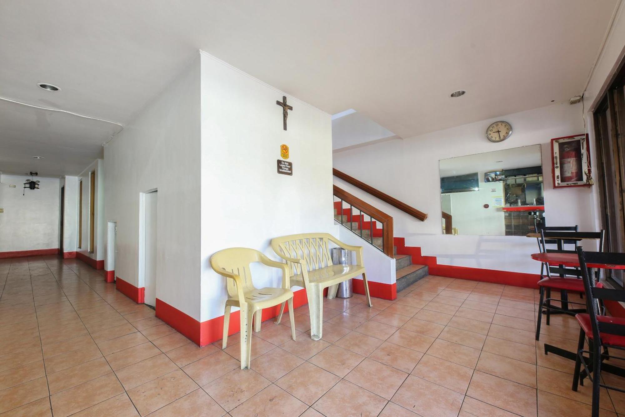 Busline Apartelle Кесон-Сити Экстерьер фото