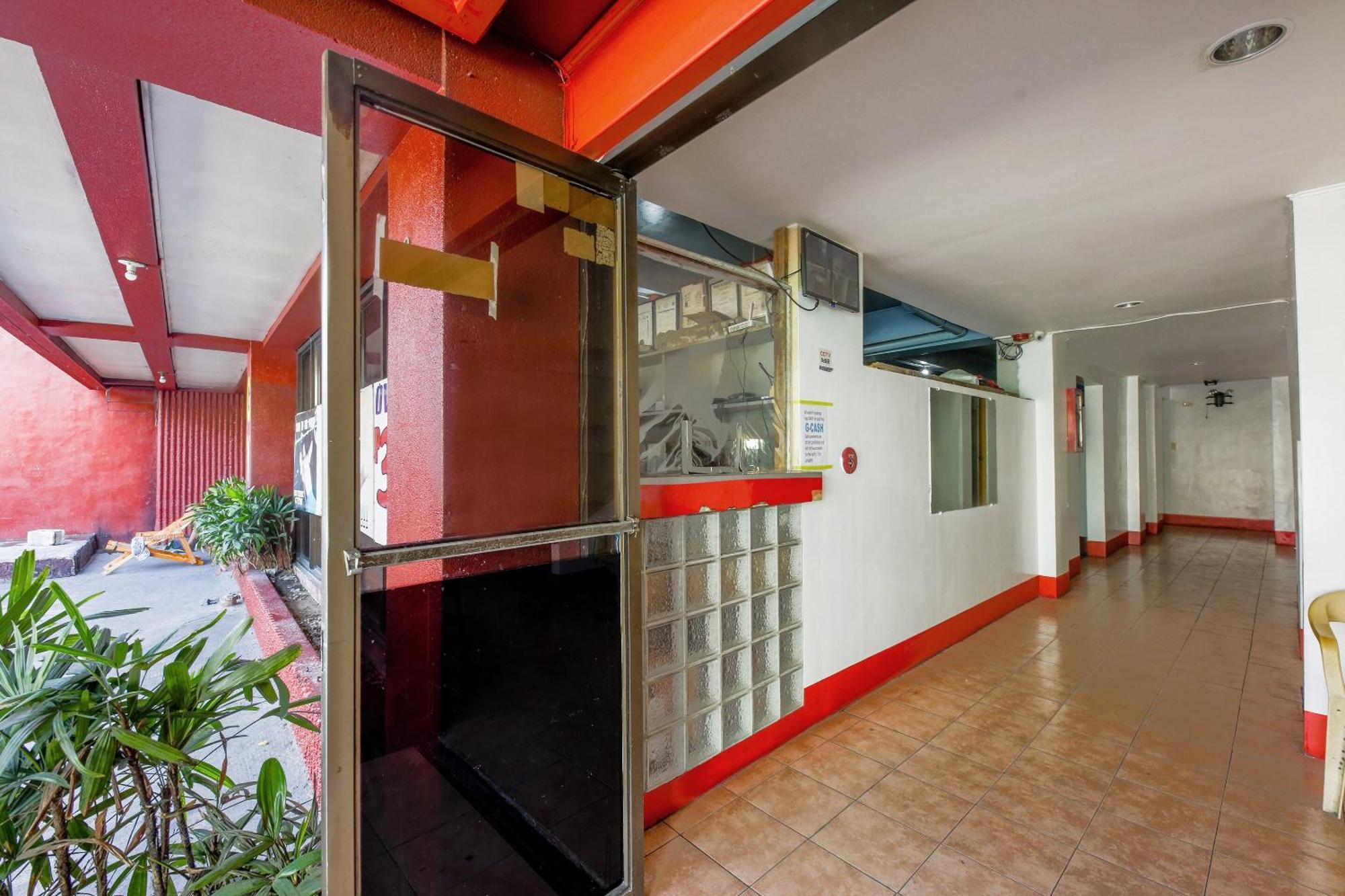 Busline Apartelle Кесон-Сити Экстерьер фото